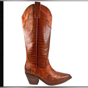 NEW women’s Tan Croc-Embossed Western Boot